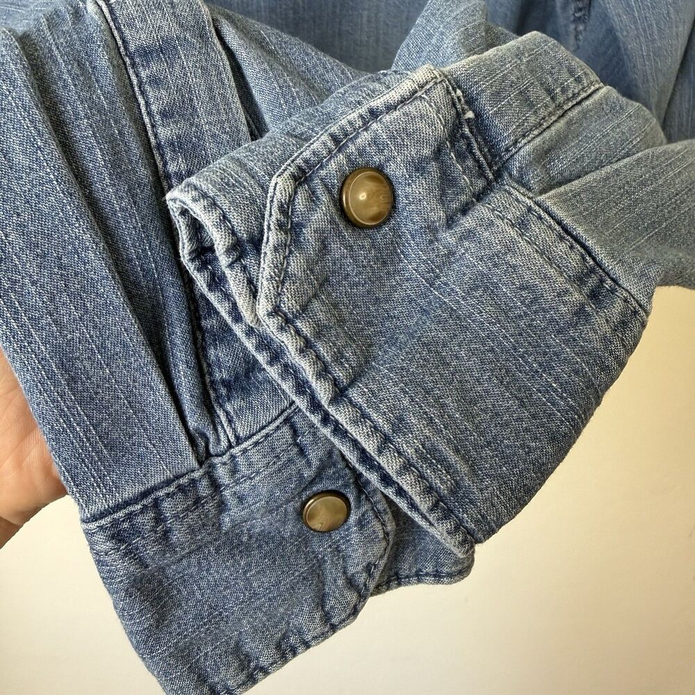 Wrangler Size Medium Indigo Chambray Brown Pearl Snap Button Down Western  Rodeo - Picture 8 of 10
